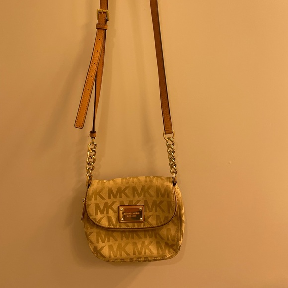 Michael Kors Small Cross Body Logo Purse - Picture 2 of 3